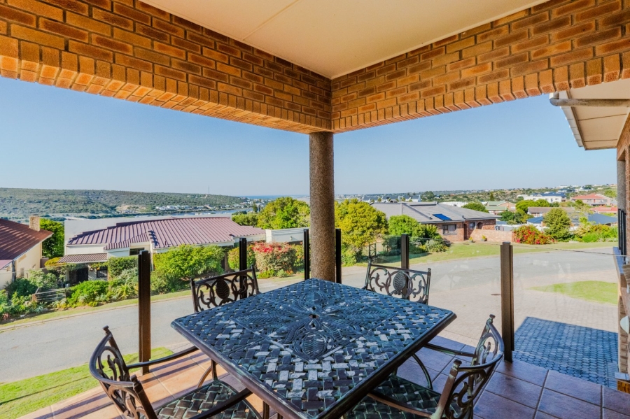 4 Bedroom Property for Sale in Stilbaai Wes Western Cape